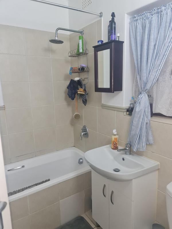 1 Bedroom Property for Sale in Northcliff Western Cape